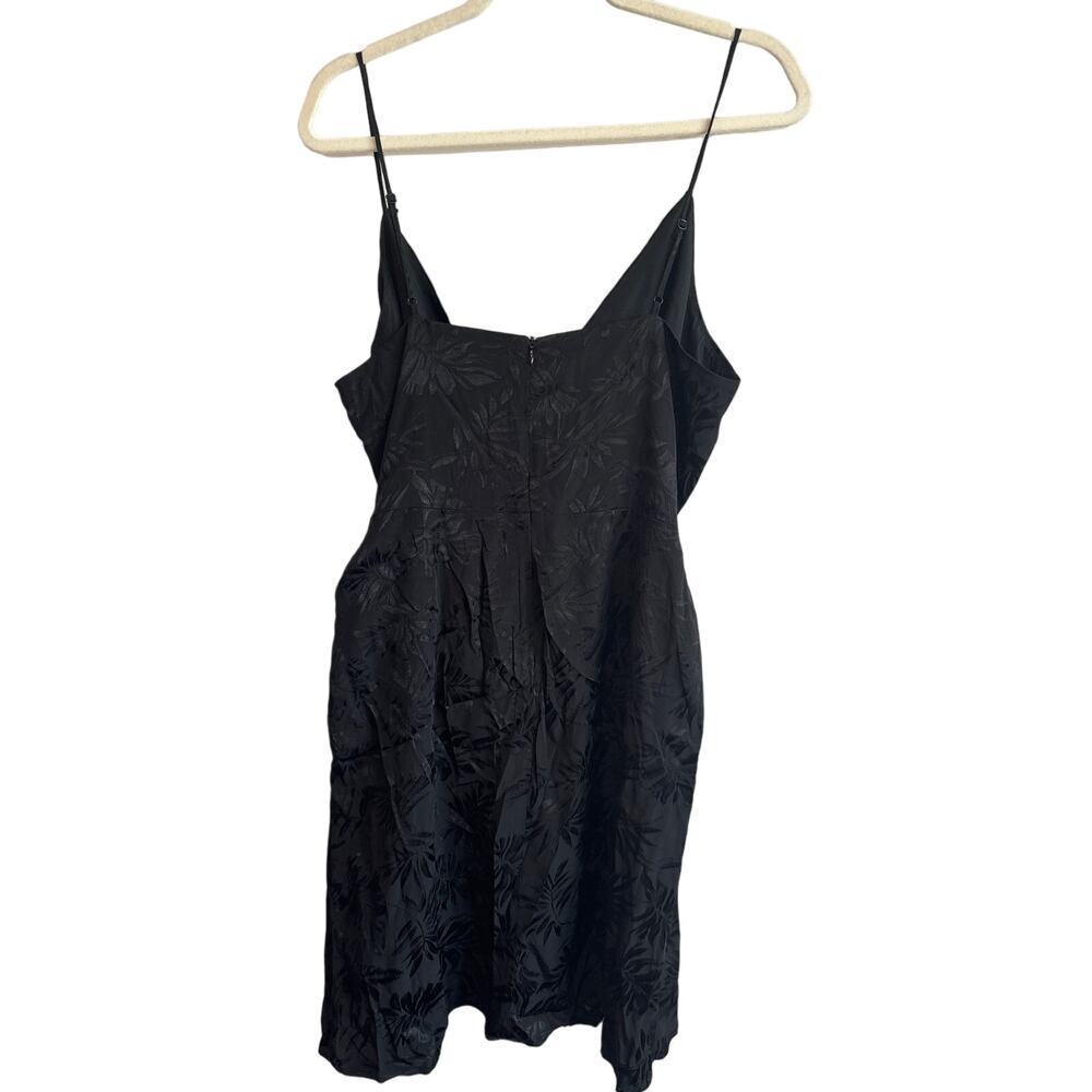 NWT Steve Madden Georgina Jacquard Faux Wrap
Satin Minidress In Black Size 12 - Picture 6 of 7